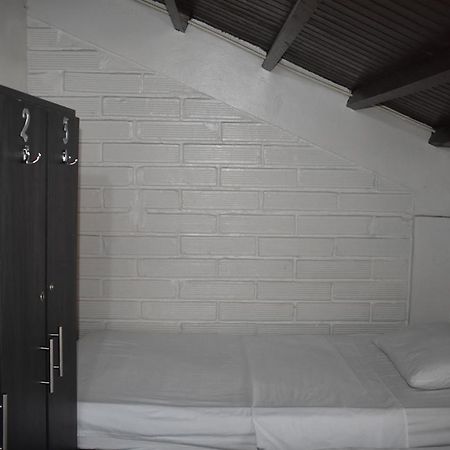 Esmed Hostel Меделин Екстериор снимка