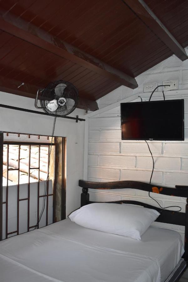 Esmed Hostel Меделин Екстериор снимка